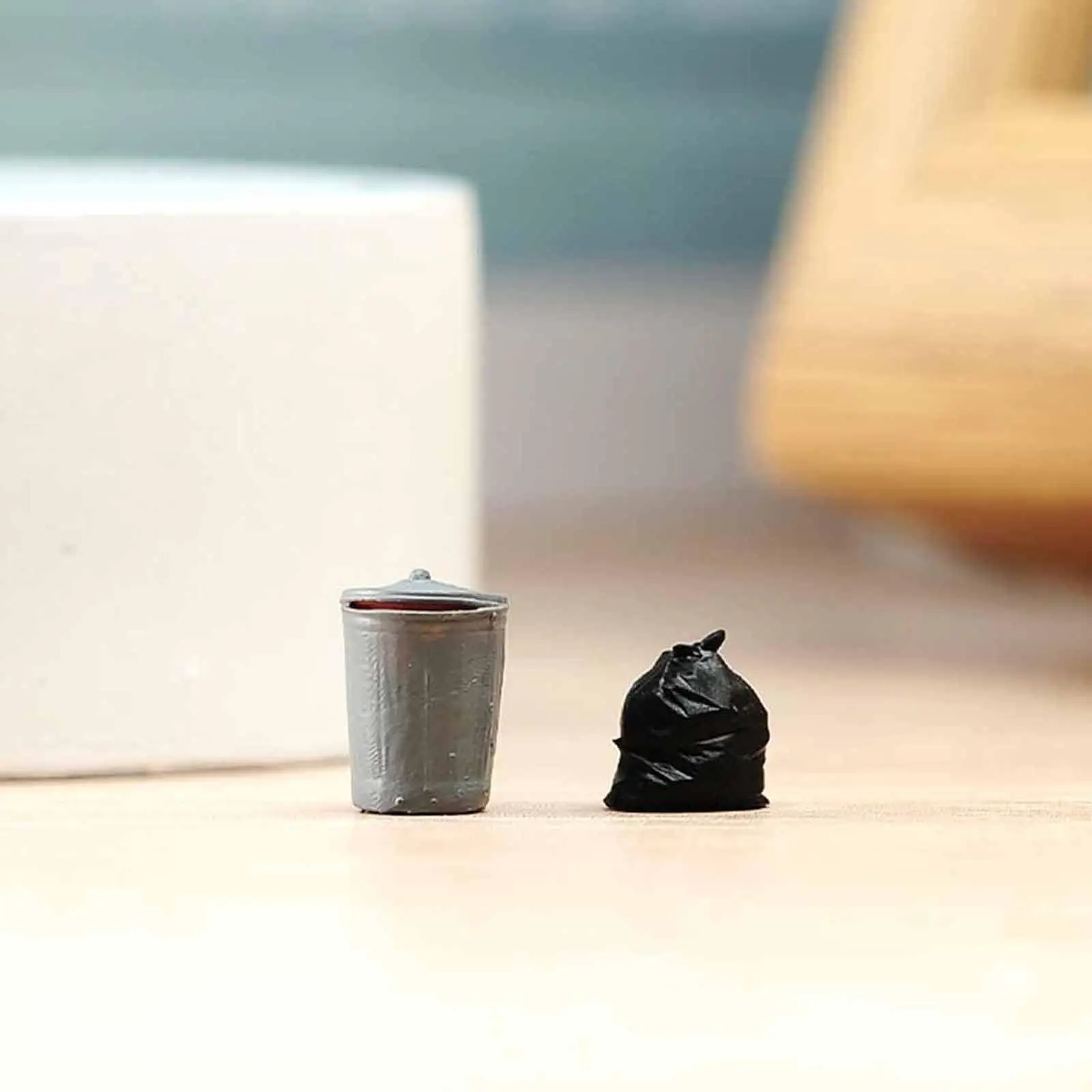Accesorio de maqueta de tren con cubo de basura realista infantil - imagen 3