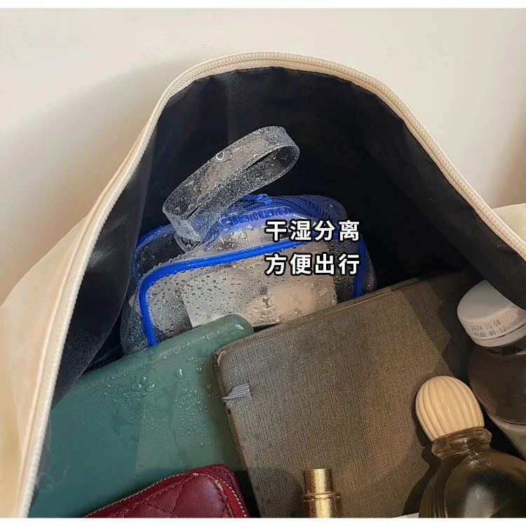 Detalle de la bolsa de transporte y su uso en el día a día