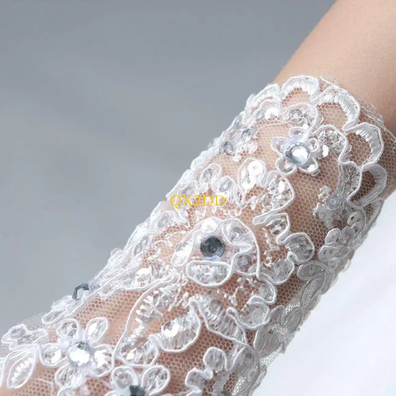 Guantes bordados sin dedos con flores para niña – Perfectos para boda - imagen 3