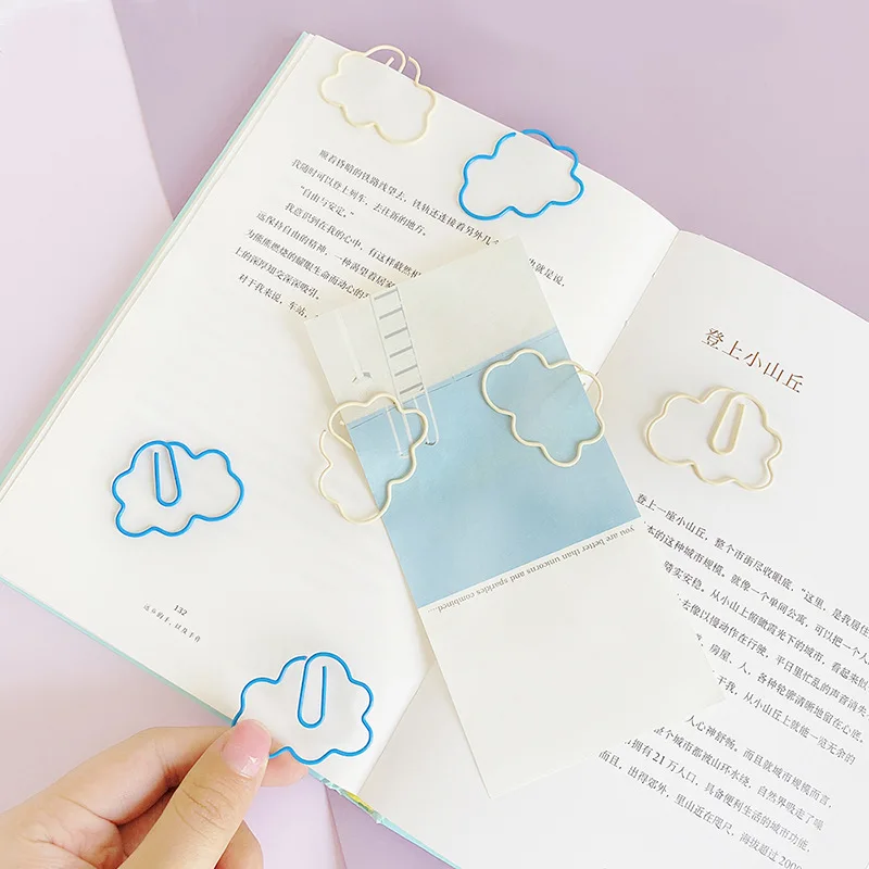 10 clips de papel con forma de nube