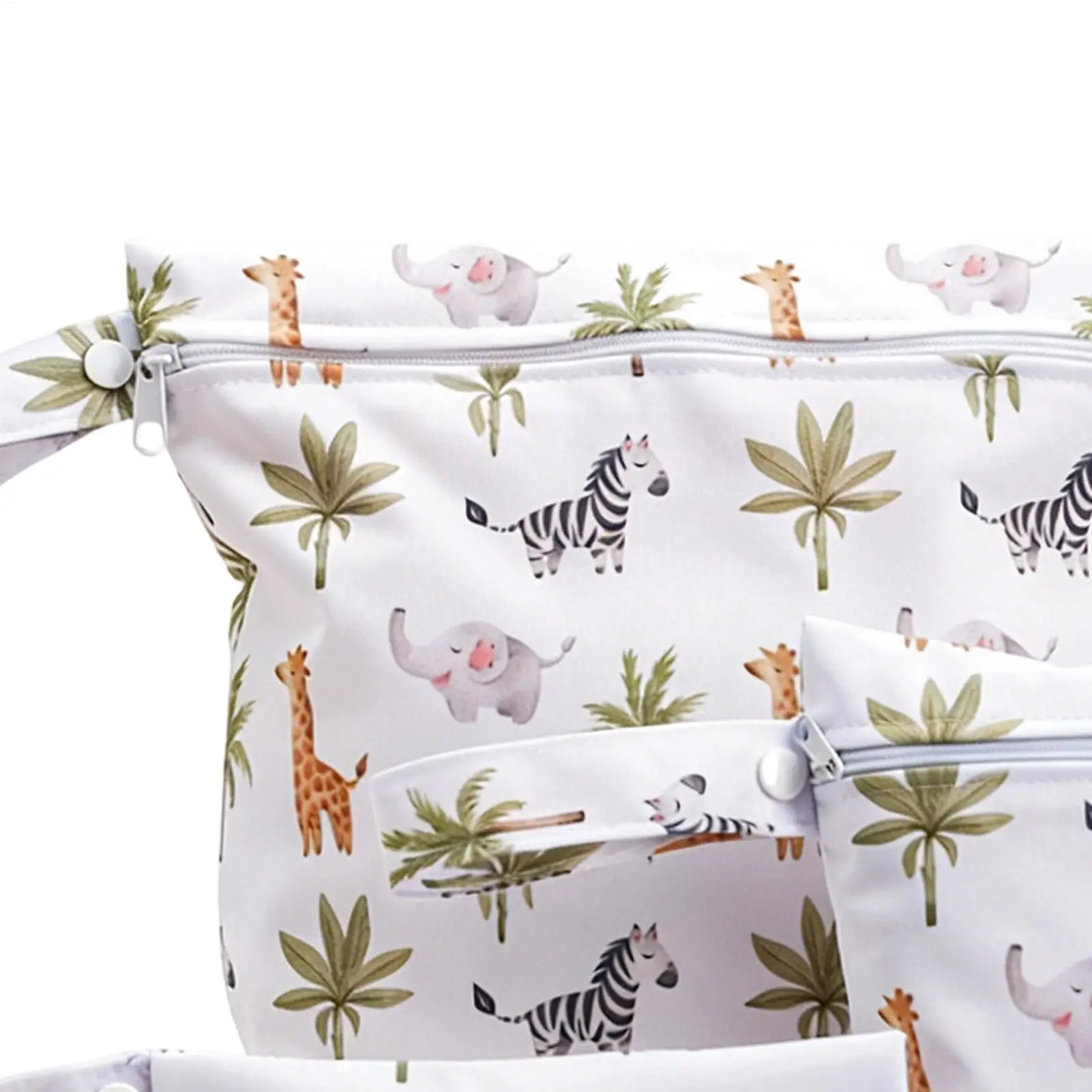 Las tres bolsas dispuestas para mostrar los diferentes usos: playa, gimnasio y viaje