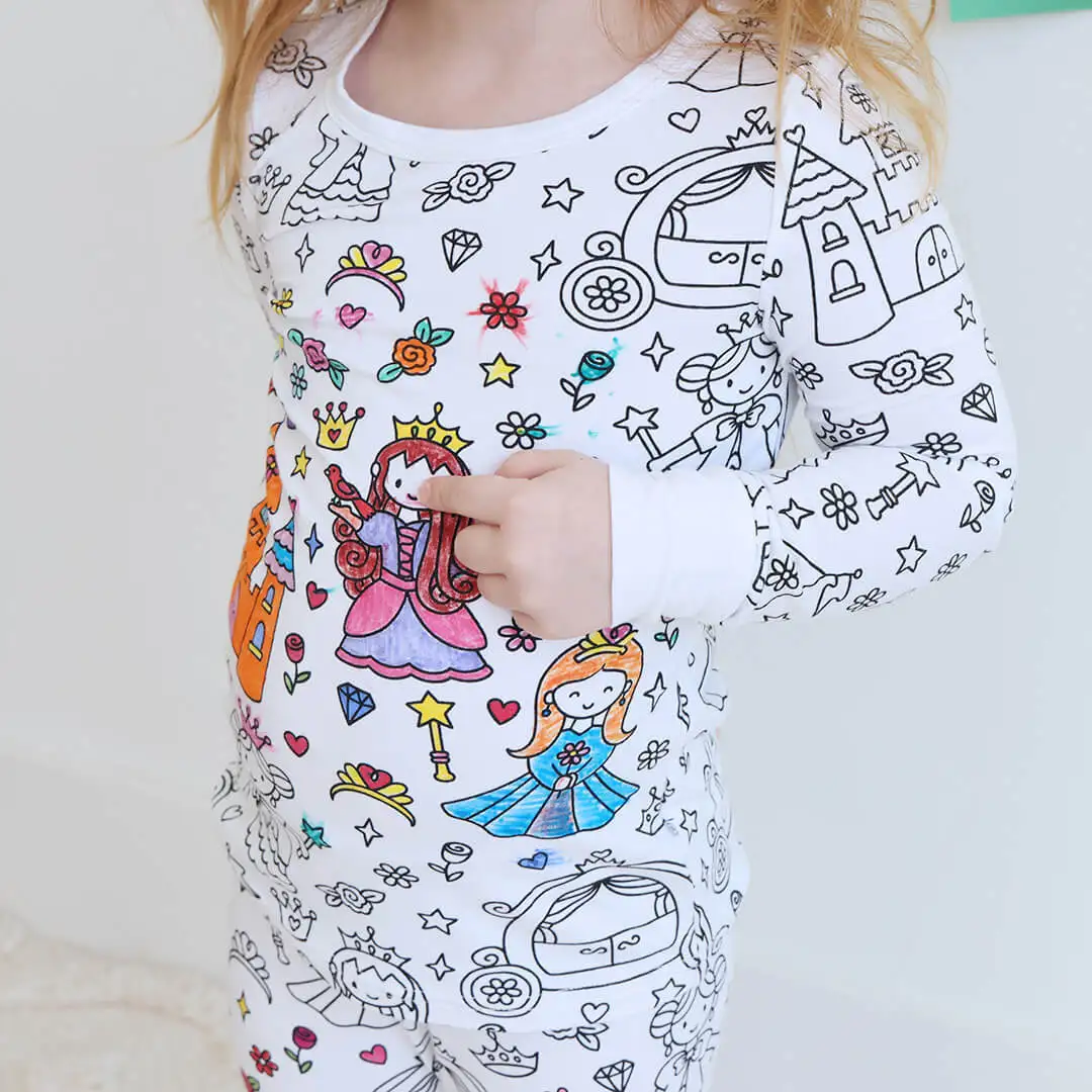 Pantalón con motivos urbanos para personalizar