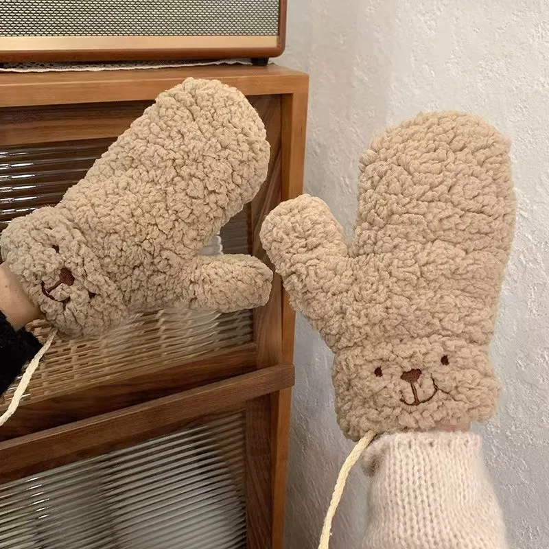 Guantes de invierno con forro polar, bordado de oso y lana de cordero - imagen 2