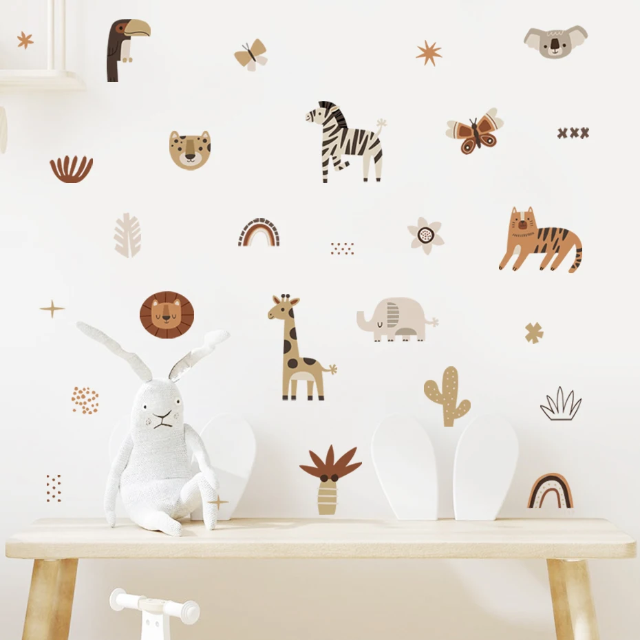 Vista general de la decoración infantil con múltiples adhesivos