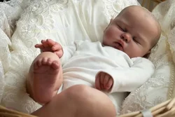 NPK Muñeca de peluche realista para niña