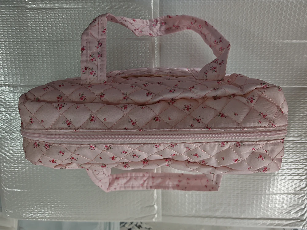 Bolsa de mamá usada como bandolera cruzada