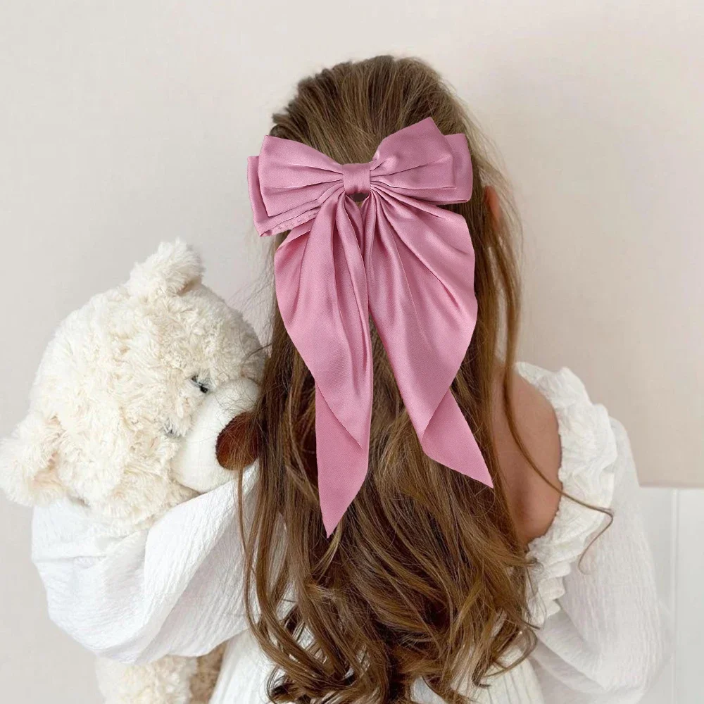 Pinza de lazo satinado KIDS BOWS con detalle del lazo y clip