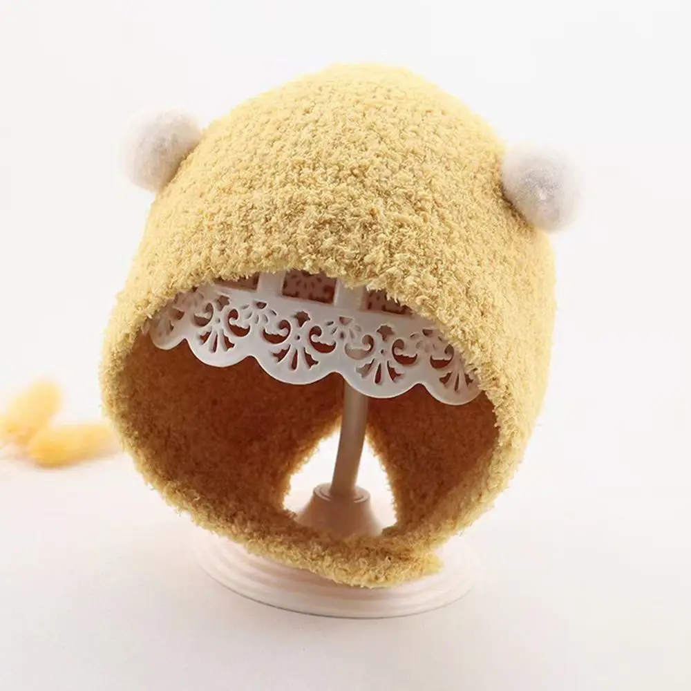 Detalle del gorro para bebé