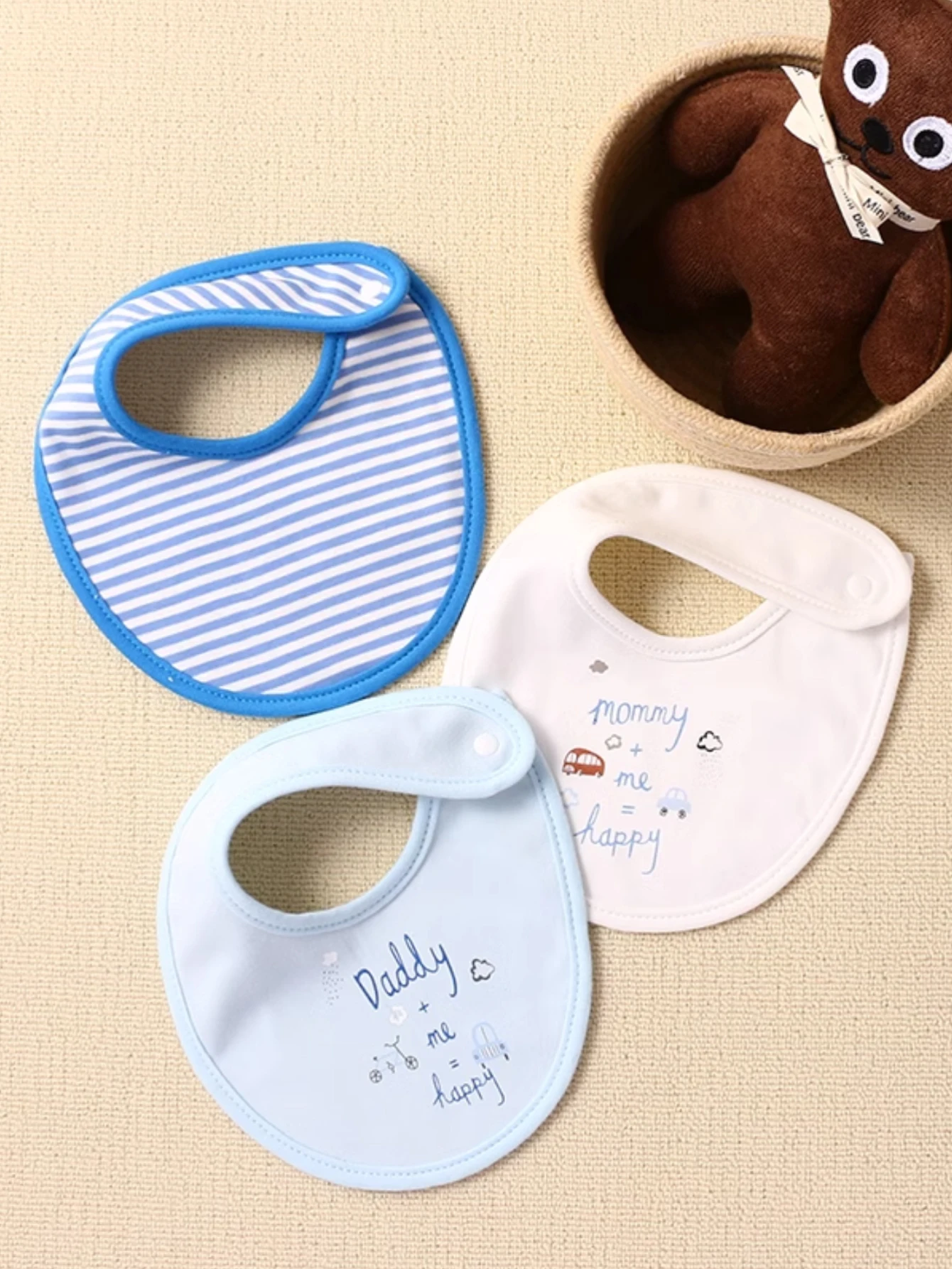 Conjunto de babero durante la comida