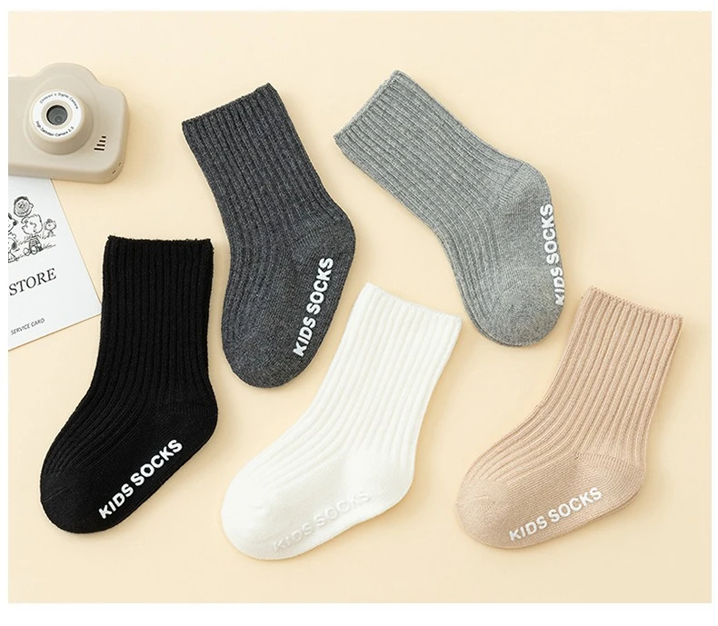 Calcetines de bebé con diseño cómodo para vestir