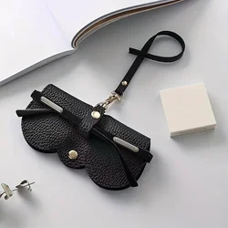 Funda para gafas retro con clip y piel sintética protectora