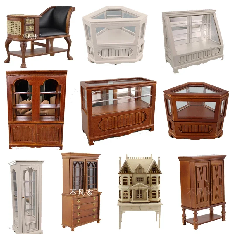 Casa de muñecas 1:12 – Muebles mini: sofá, silla y vitrina decorativa - imagen 2