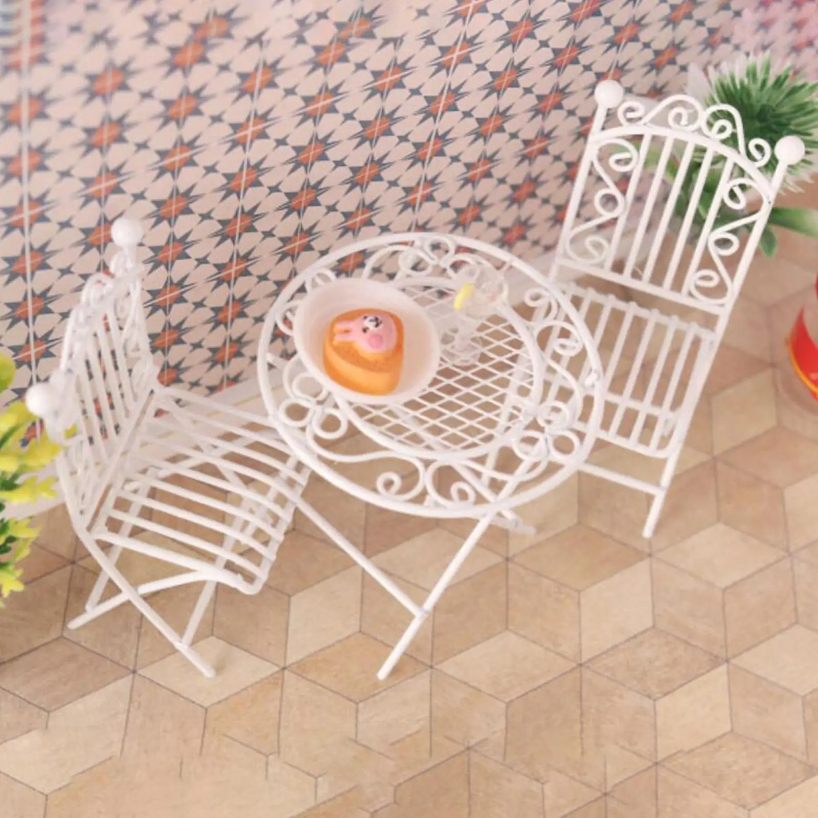 Mesa y sillas en miniatura estilo europeo para casa de muñecas - imagen 5