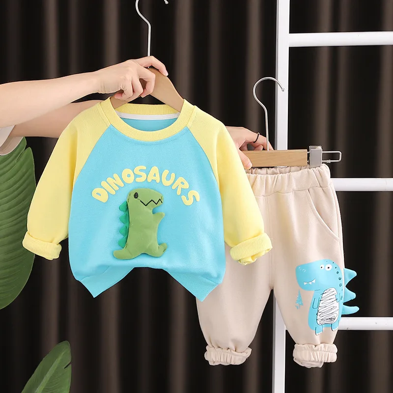 Conjunto infantil de primavera para niño: camiseta y pantalón - imagen 3