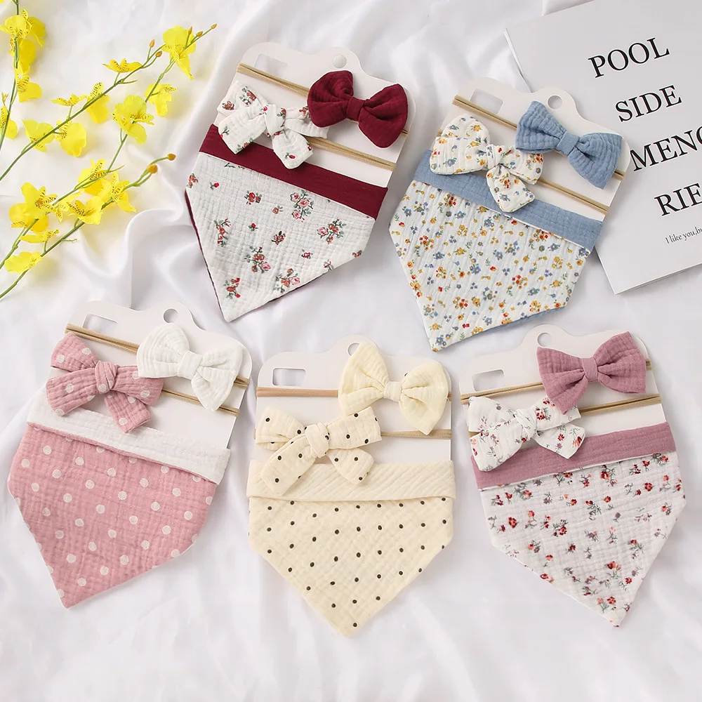 Vista del babero con estampado infantil