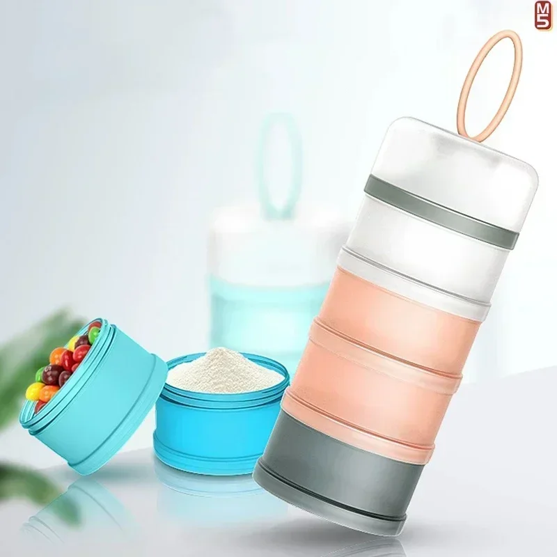 Dispensador portátil con tapa abierta mostrando los cuatro compartimentos