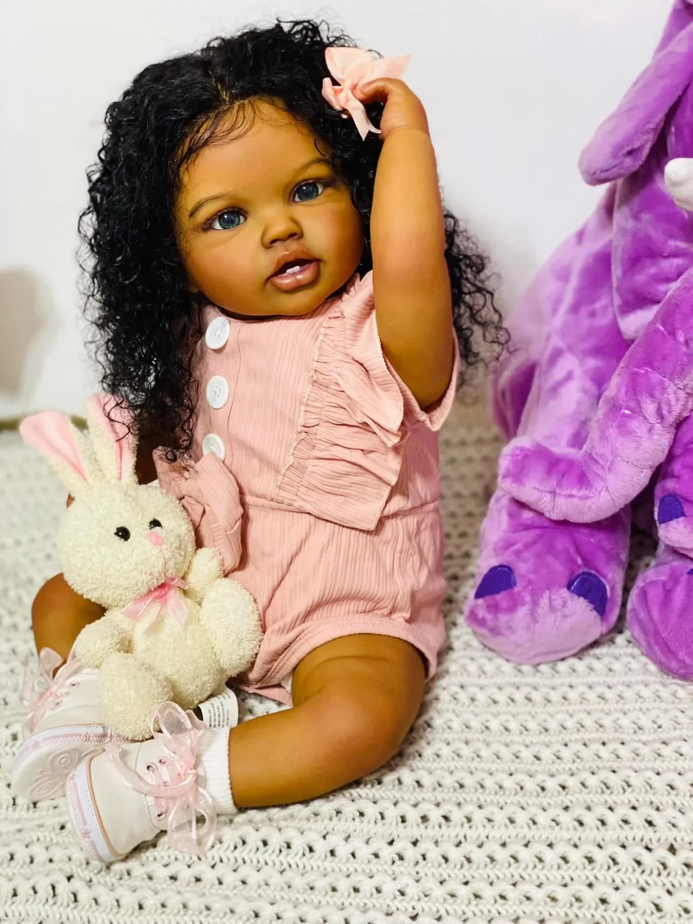 NPK Lottie muñeca reborn bebé piel marrón oscuro tacto suave - imagen 5