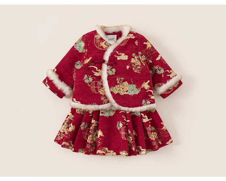 Conjunto estilo chino para niña con flores bordadas