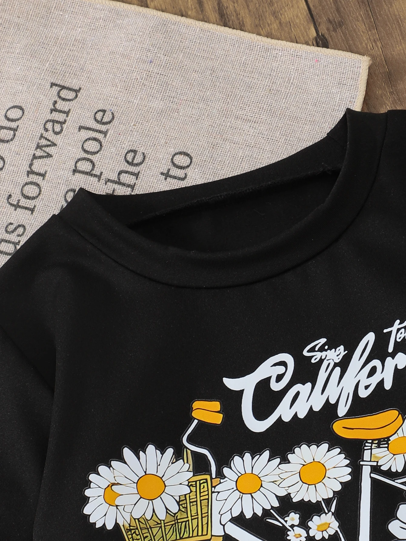 Camiseta de niña manga corta estampado floral cuello redondo - imagen 5