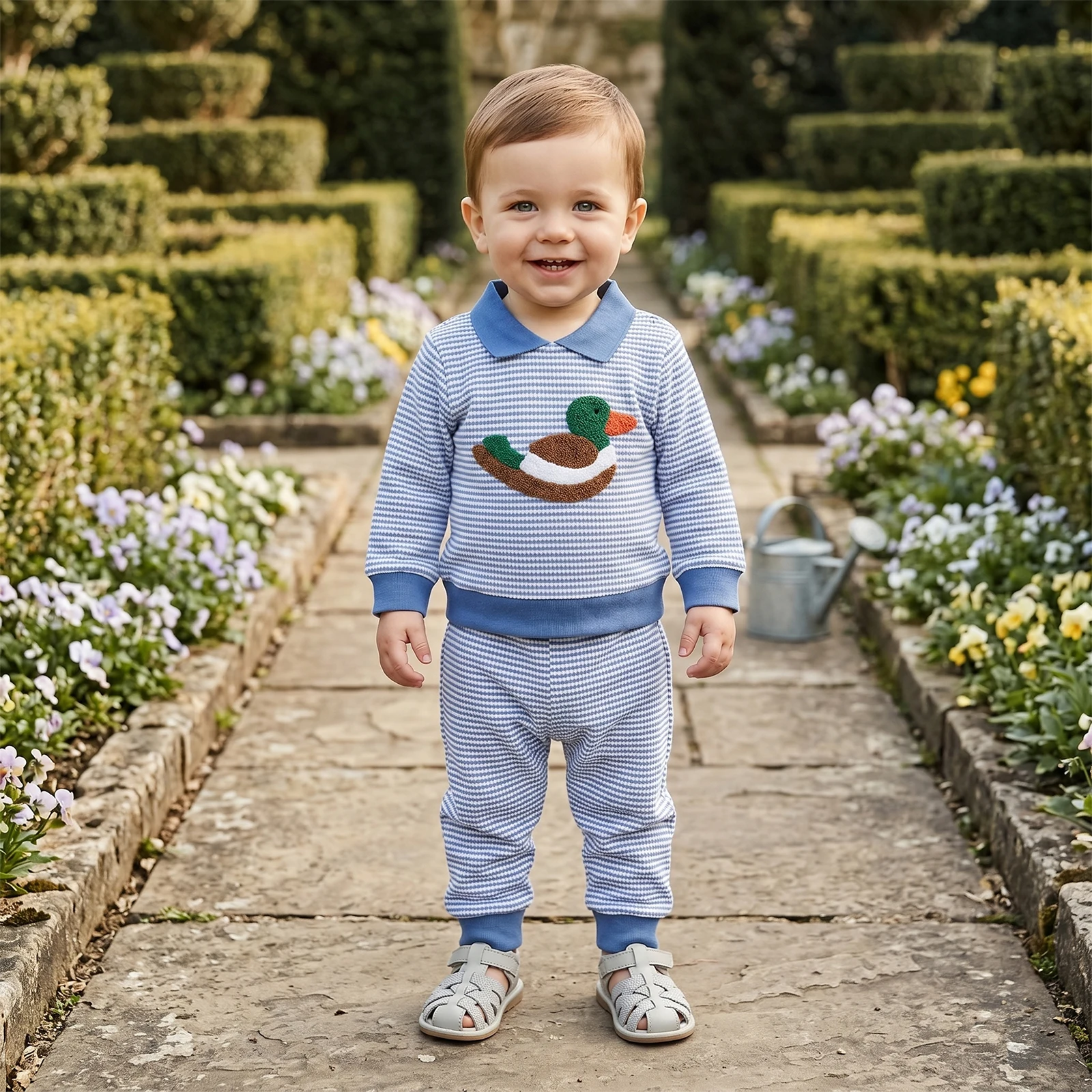 Conjunto de otoño para bebé niño con pato, sudadera a rayas y pantalón - imagen 2