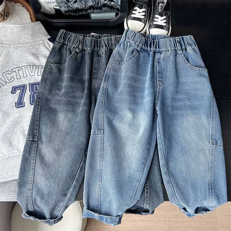 Vaqueros infantiles en look casual
