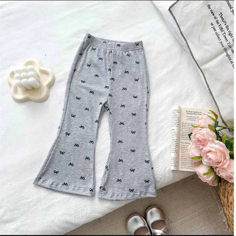 Pantalones acampanados para niños, vista frontal