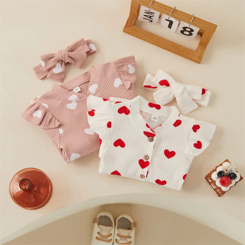 Detalle del estampado de corazones
