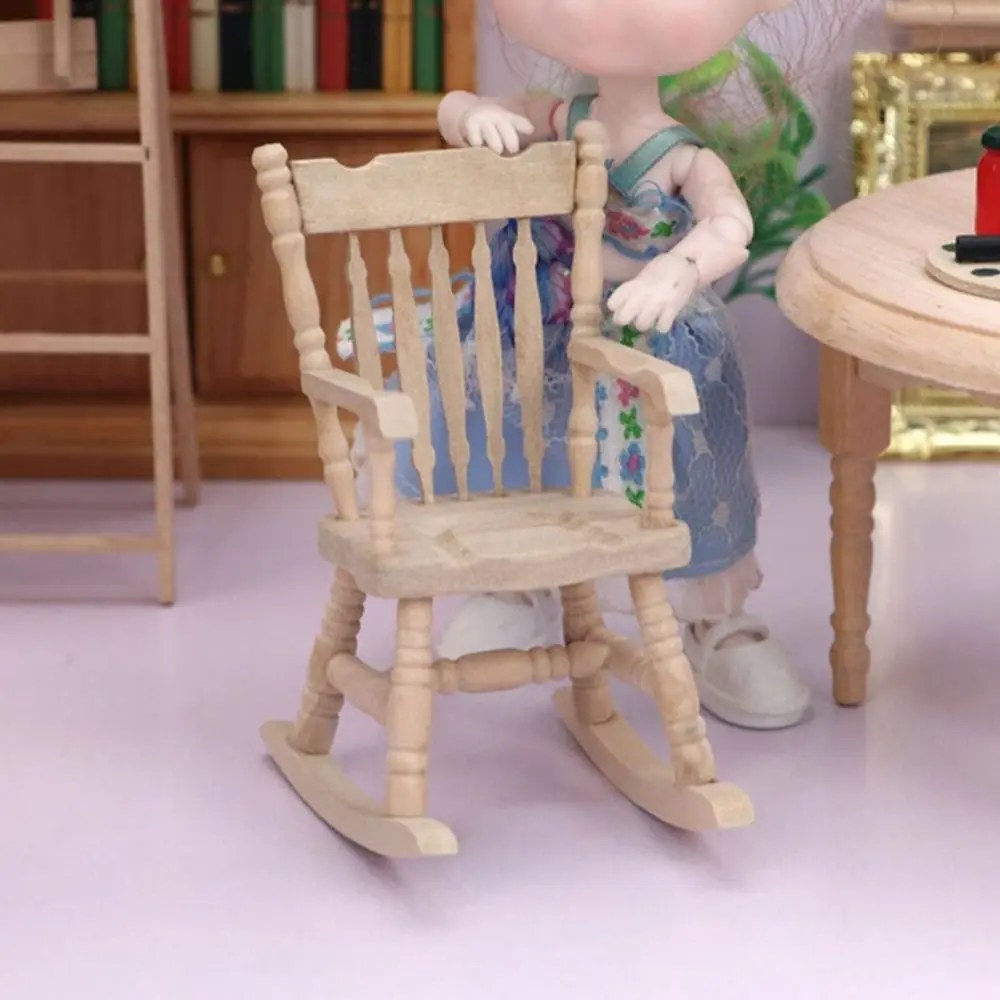 Mecedora miniatura de madera para casa de muñecas 1/12 - imagen 4