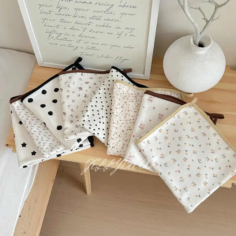 Manta de muselina para bebé con diseño floral envolvente y portátil - imagen 4