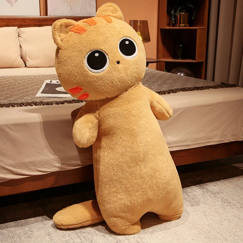 Uso del peluche como almohada en sofá