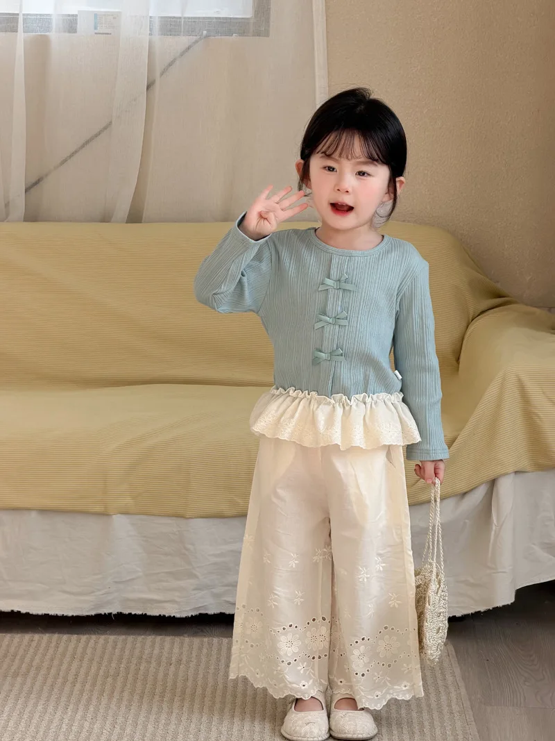 Pantalones de encaje con bordado floral tono crema para niña