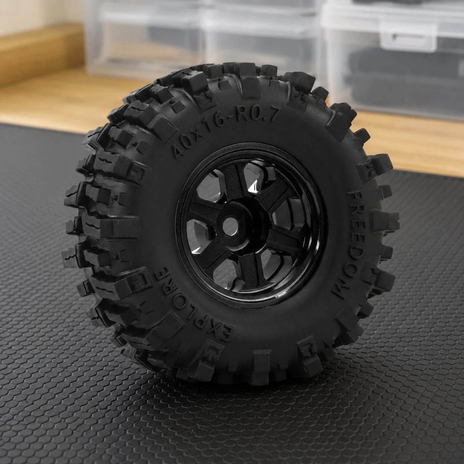 Neumáticos RC para camiones todoterreno con aro de aluminio