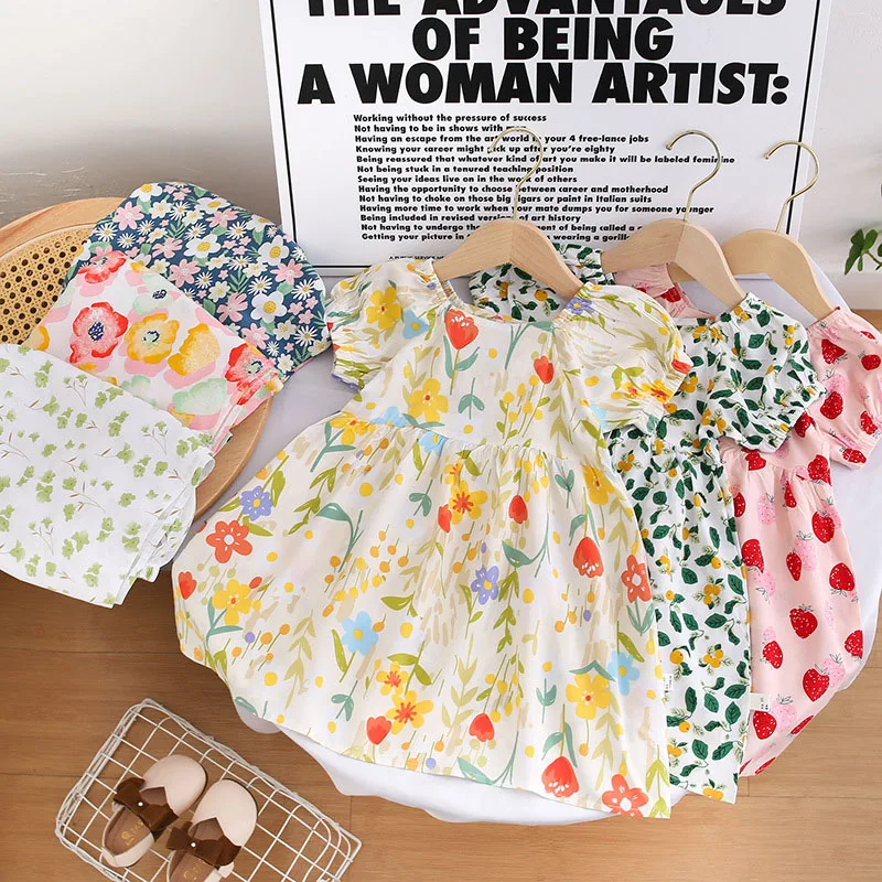 Colores y estampado tipo arcoíris en un vestido veraniego