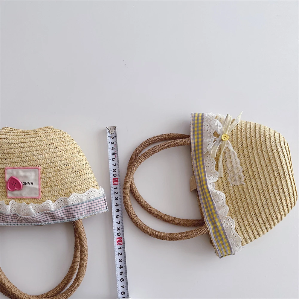 Bolso con forma de concha con detalles