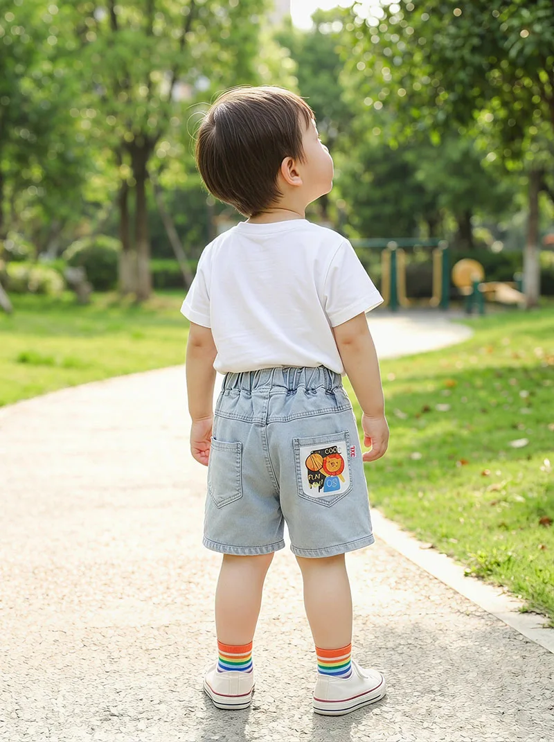 Pantalones cortos de verano sueltos con dibujos león y tiburón - imagen 4