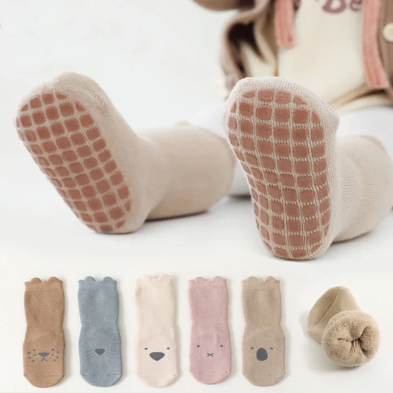 Calcetines de felpa para bebé – algodón suave con dibujos