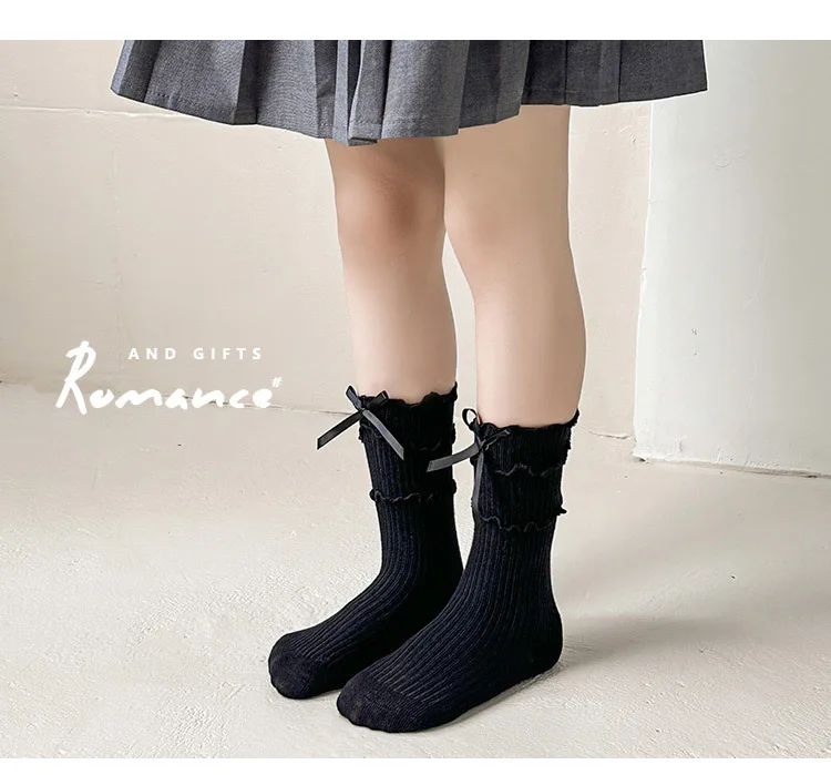 Varias tallas de calcetines de pantorrilla disponibles