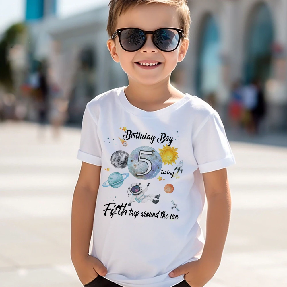 Camiseta astronauta de cumpleaños para niño - diseño espacial - imagen 3