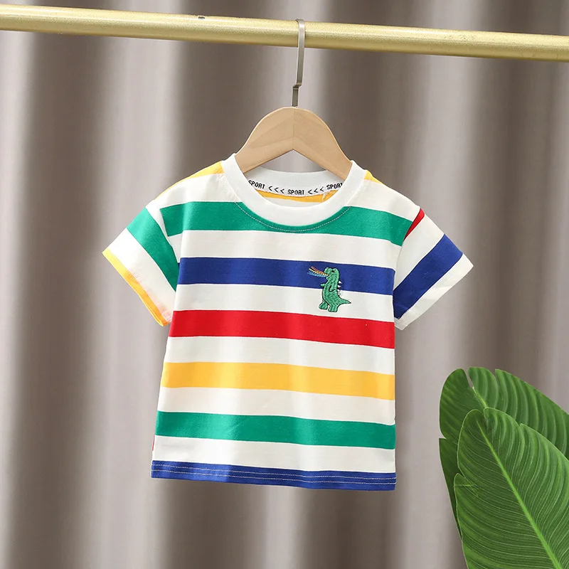 Conjunto de verano para niño pequeño a rayas con camiseta y bermudas - imagen 4