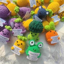 Amigurumi de verduras y piña de lana – muñeca con energía positiva