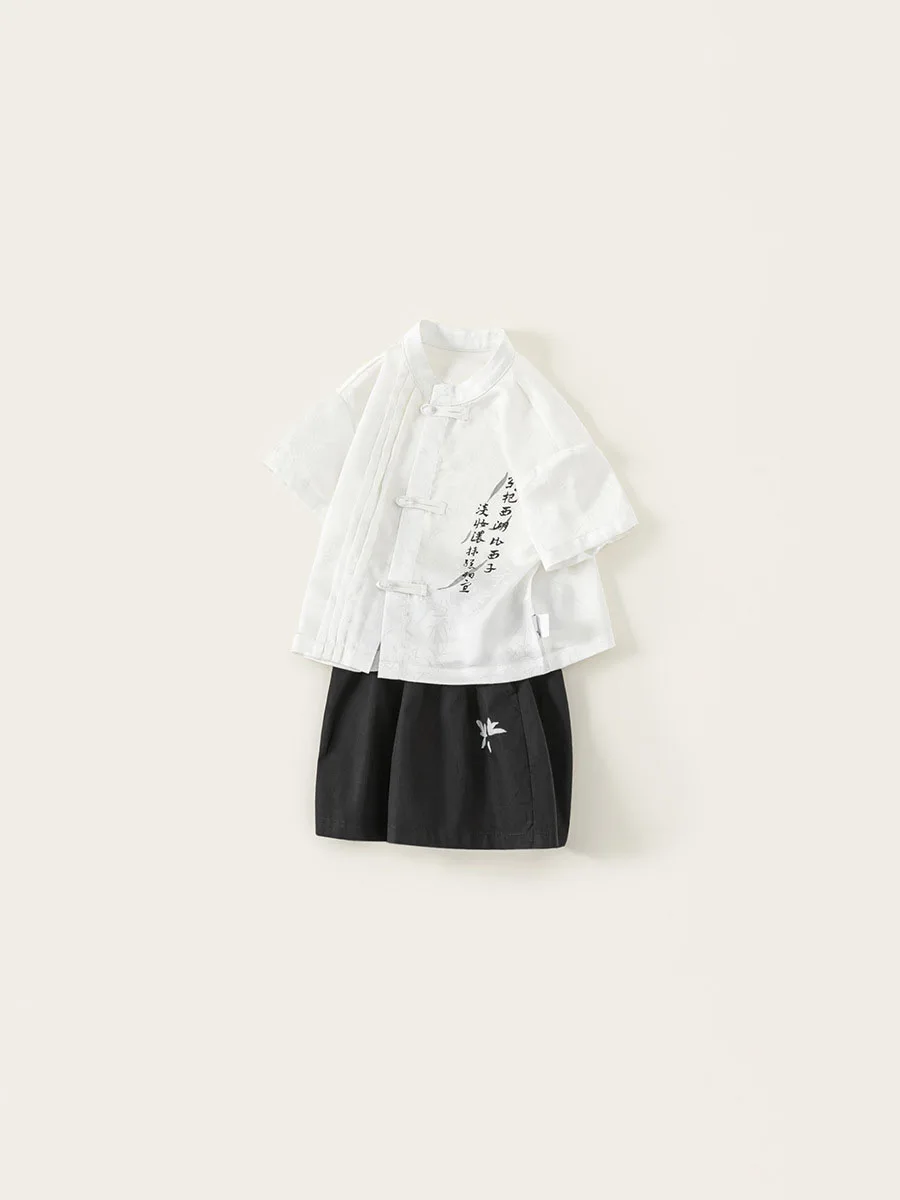 Vista frontal del conjunto completo infantil