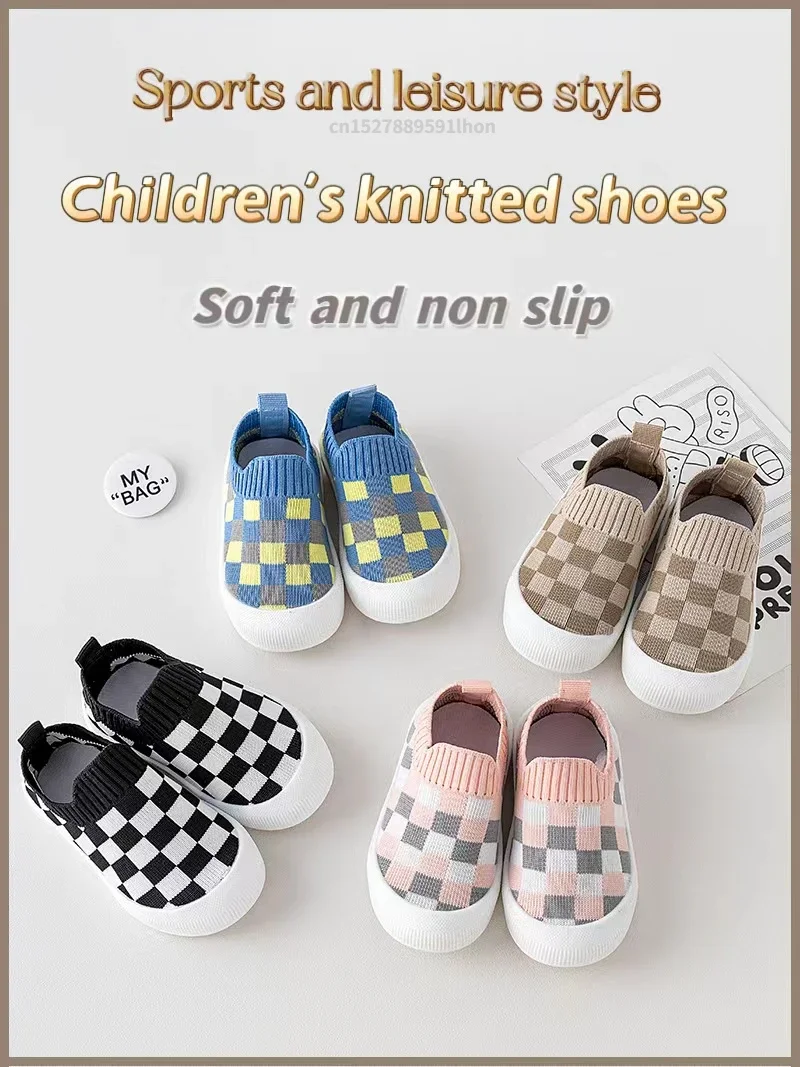 Zapatillas sin cordones a cuadros, estilo clásico