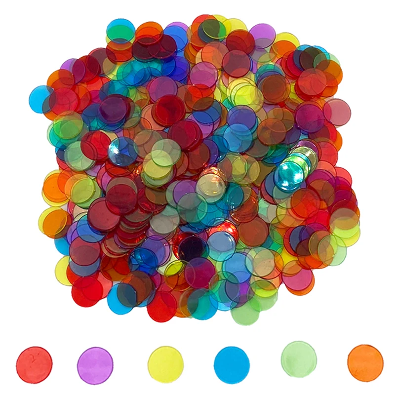 Fichas transparentes de colores con dados