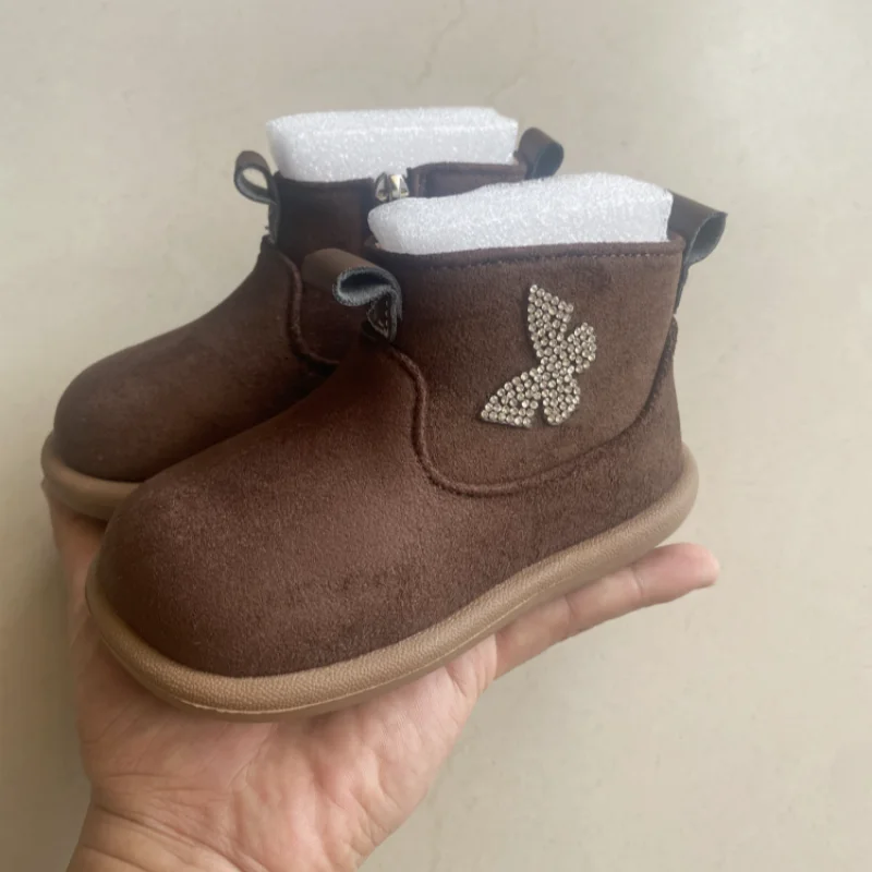 Botas de nieve en gamuza para niñas con lazo pedrería suela goma - imagen 4