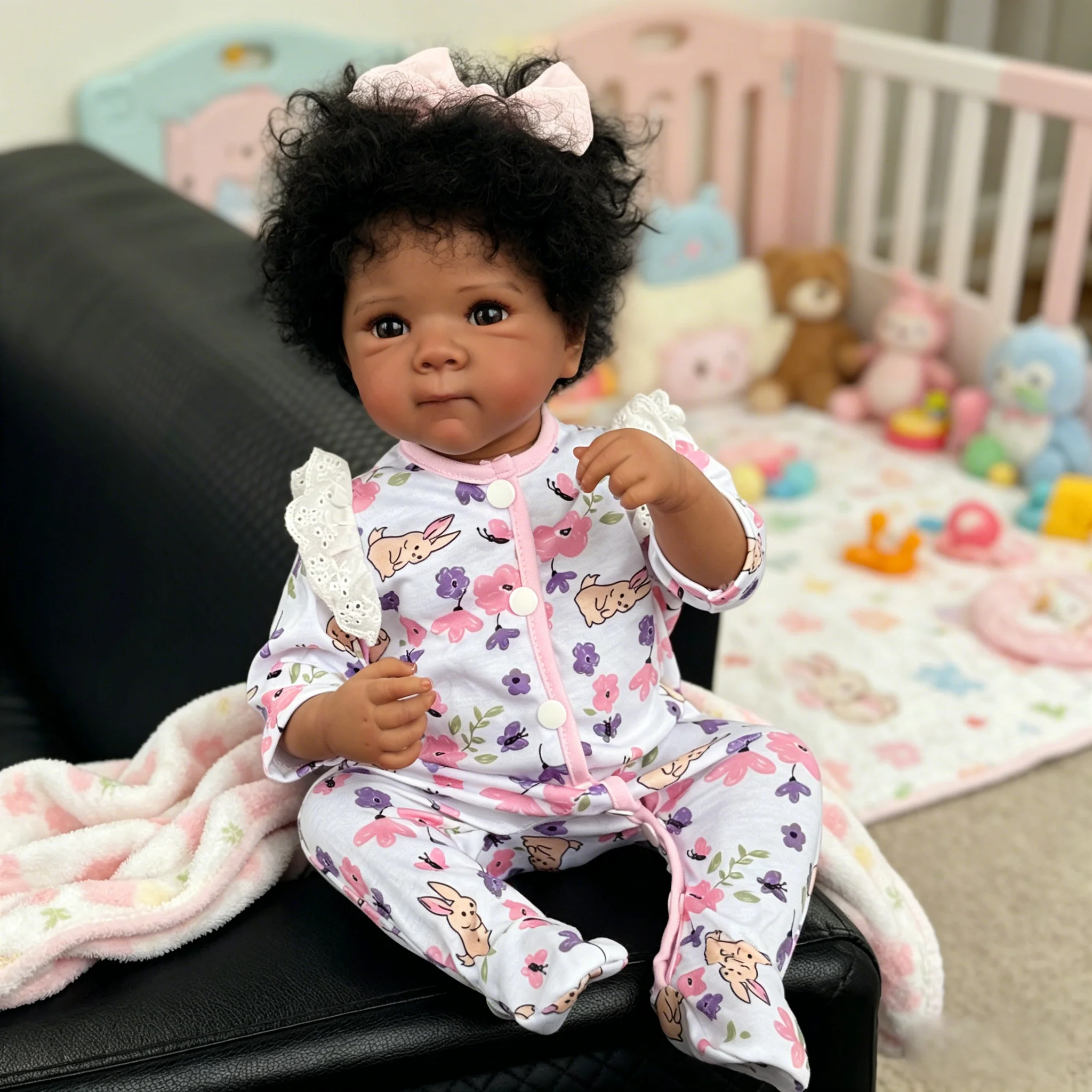 Muñeca Reborn Bettie Girl realista de vinilo con cabello rizado - imagen 4