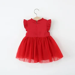 Vestido de verano rojo en malla sin mangas con bordado para niña