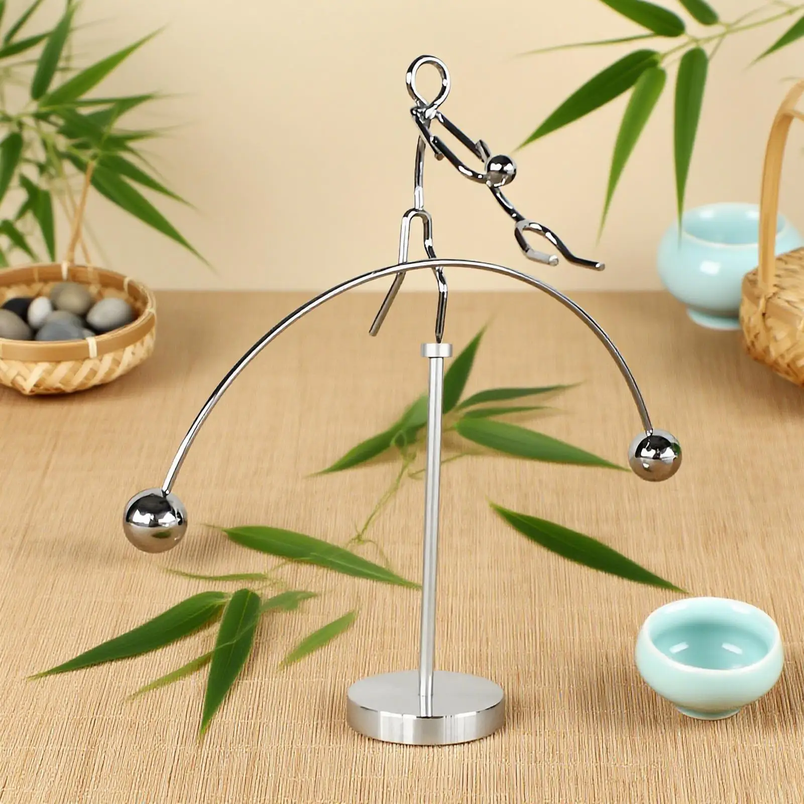 Juguete de equilibrio artístico de acero inoxidable para escritorio