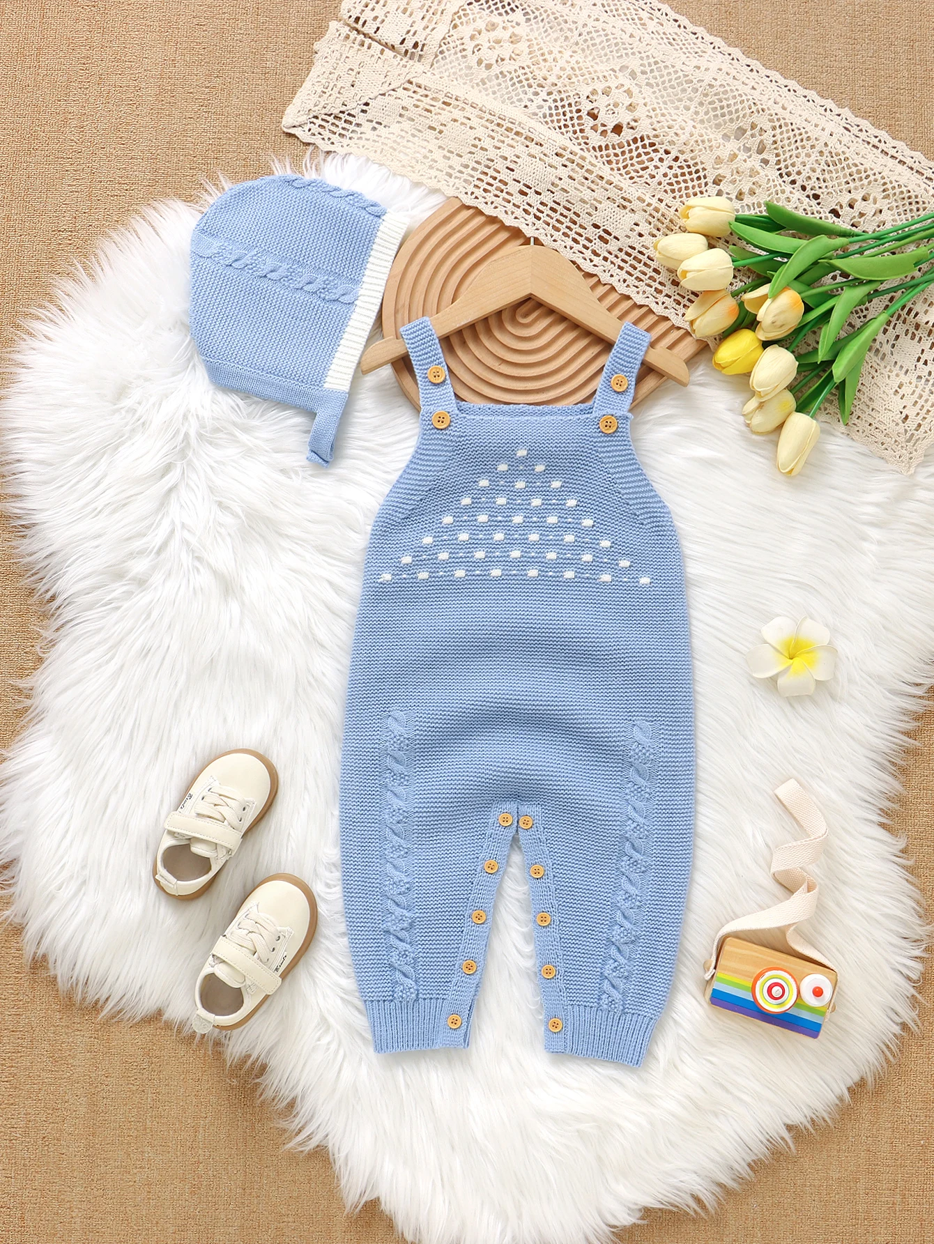 Conjunto de bebé azul sin mangas con tirantes para primavera - imagen 2