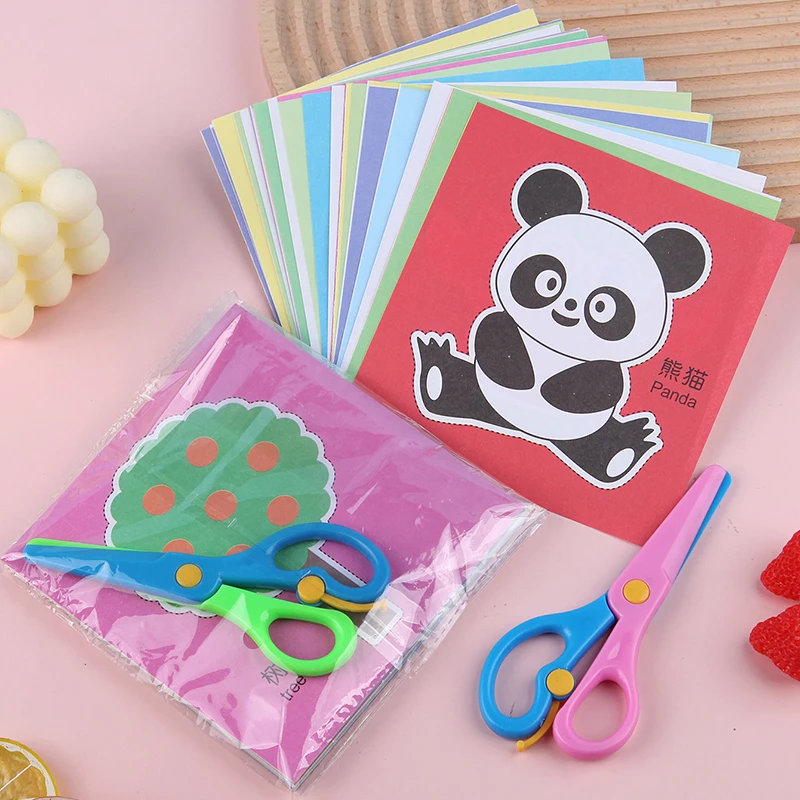 Juego de recortes de papel con diseños de dibujos animados