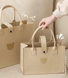 Bolsa maternal de fieltro con oso tierno para bebé